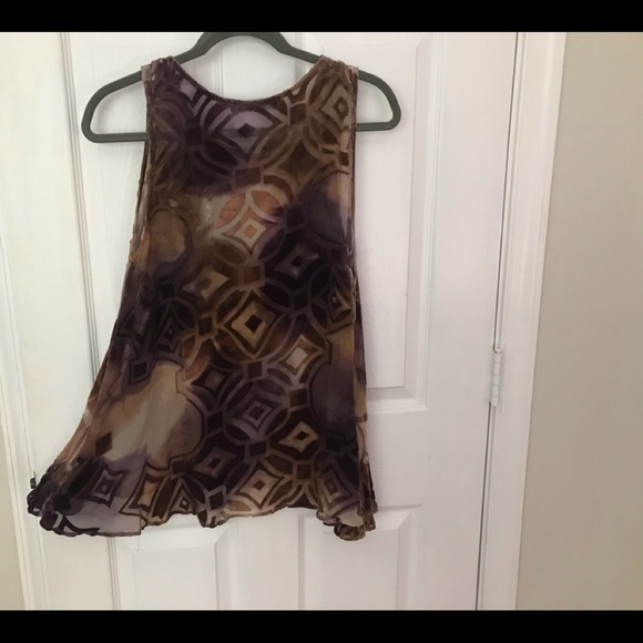 For The Love of Lemons Sleeveless Top - Picture 2 of 3